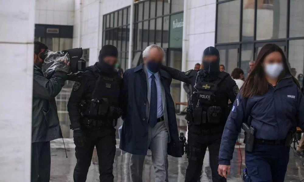 Δίκη ψευτογιατρού: Απόφαση σήμερα για το αν θα παραταθεί η προφυλάκισή του